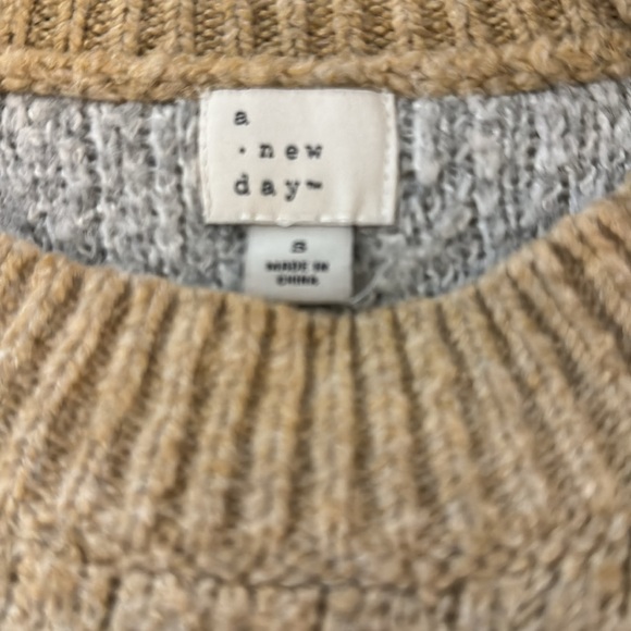 Sweater EUC - Picture 4 of 5